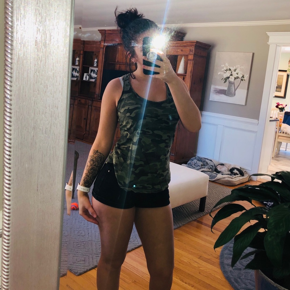 Camouflaged Tank Top 🐸